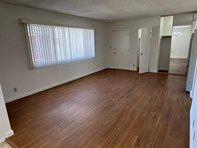 Foto del edificio - 1009 N Hayworth Ave