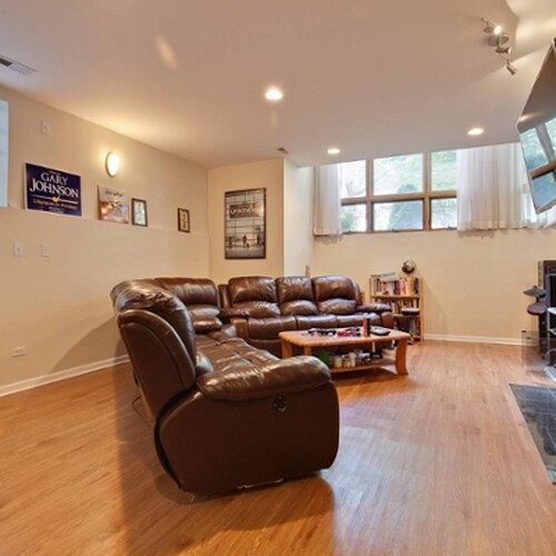 Building Photo - 3008 W Belden Ave