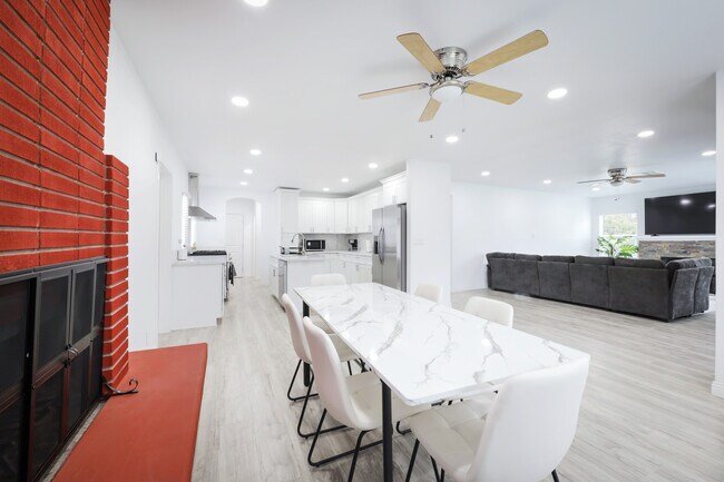 Foto del edificio - 501 Magnolia Ave