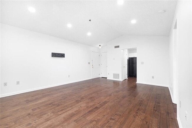 Building Photo - 232 Bentley Pl