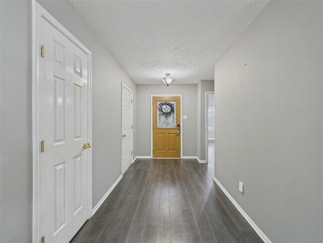 Foto del edificio - 3718 Brookwood Dr