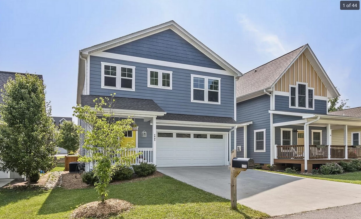 Foto principal - Gorgeous 3bd 3ba newer home in quiet neigh...