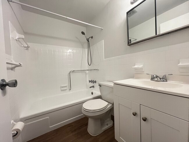 Building Photo - 2454 Australia Way E