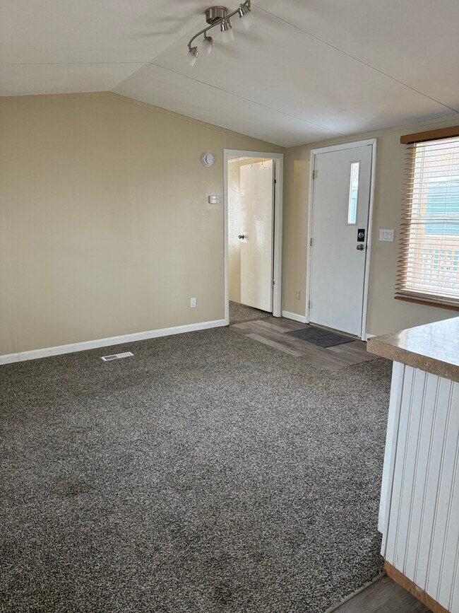 sala de estar - 953 N McCue St