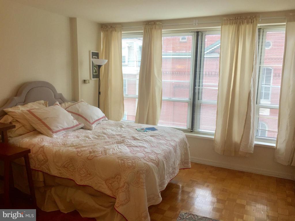 Foto principal - 224-30 W Rittenhouse Square