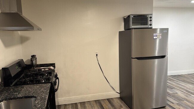Building Photo - 819 W 400 N