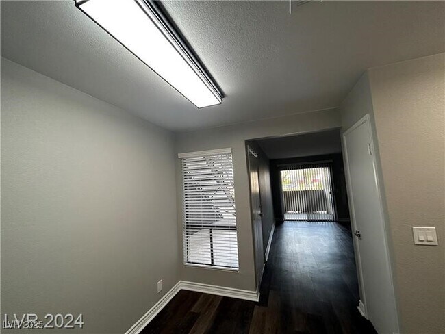 Foto del edificio - 3151 N Soaring Gulls Dr