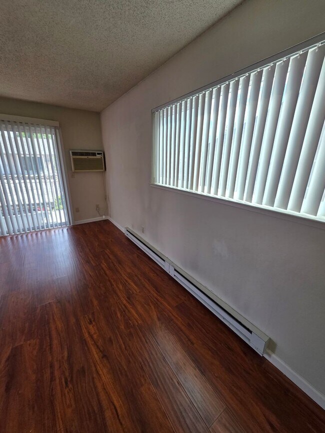 Foto del edificio - 4033 Hamilton Ave