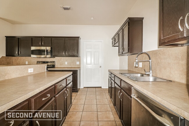 Building Photo - 6013 Suffolk Dr