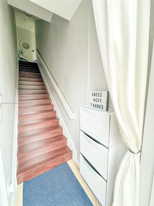 Foto del edificio - 1006 SW 147th Ave