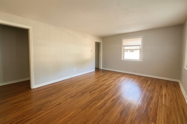 Foto del edificio - 3 Bed 1 Bath –  On Rental Millbrook Road