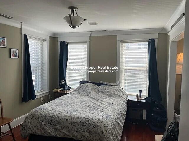 Foto del edificio - 632 E Broadway