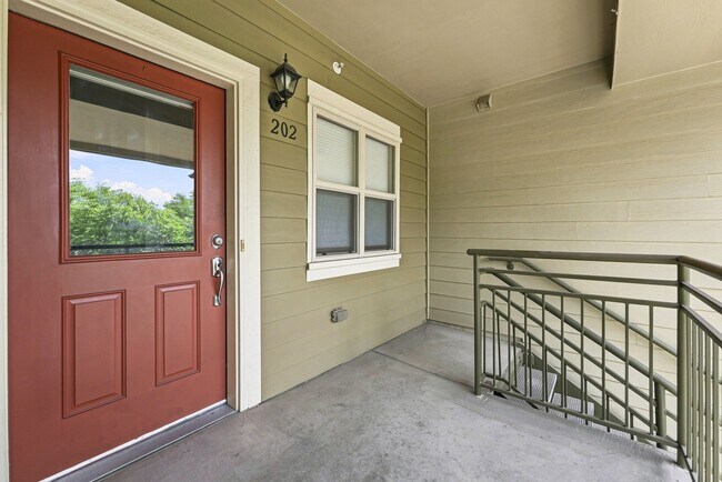 Building Photo - 5460 Allison St
