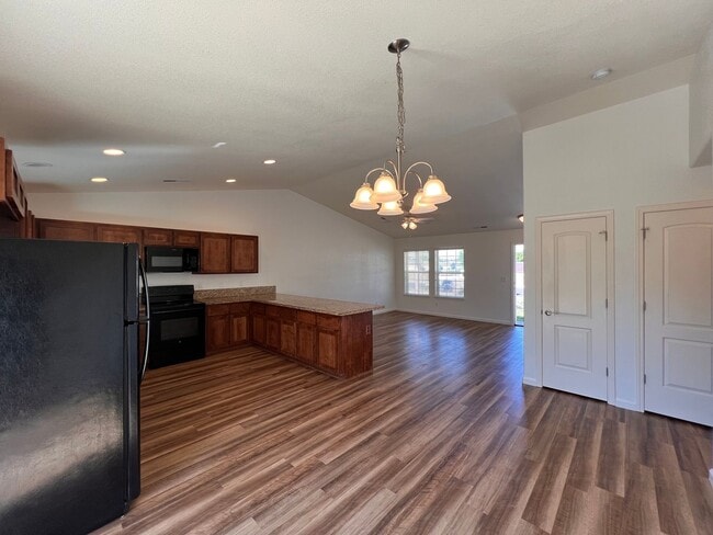 Building Photo - Beautiful 4-bedroom home located in Saddle...