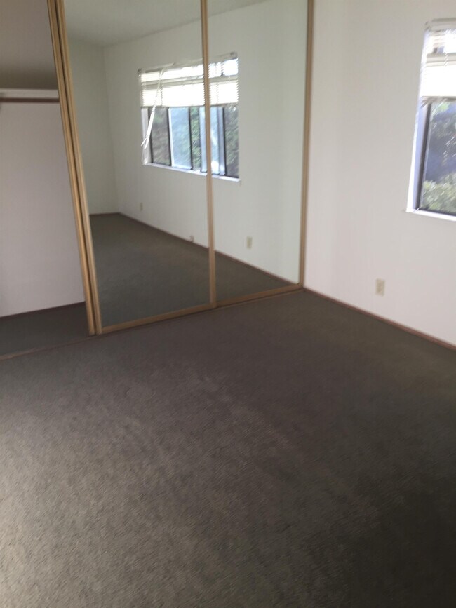 Building Photo - 105 Seton Way