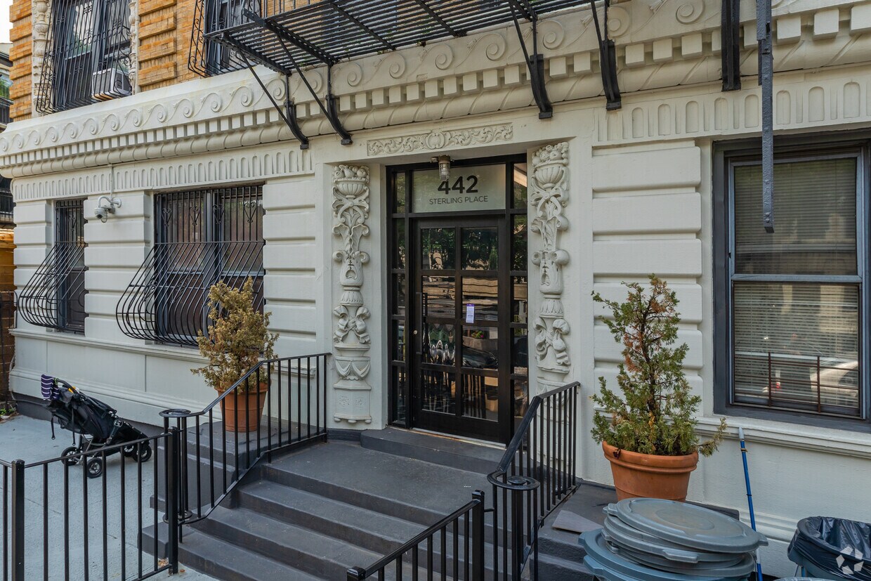 Foto del edificio - 442 Sterling Pl