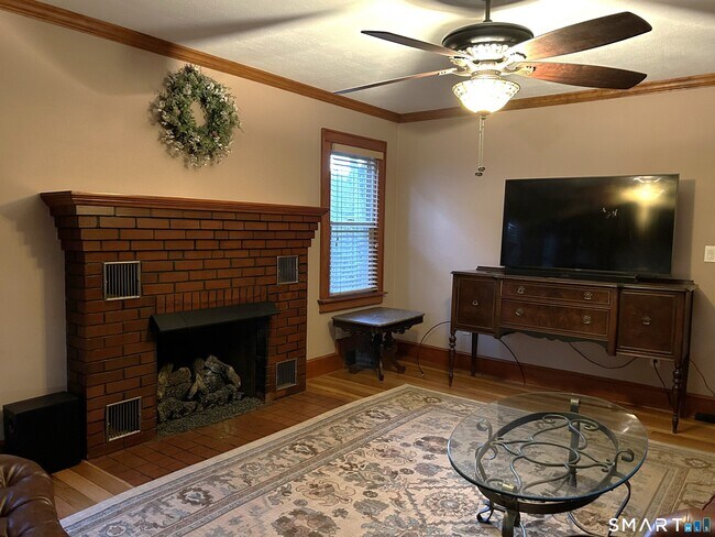 Foto del edificio - 102 Cottage Rd