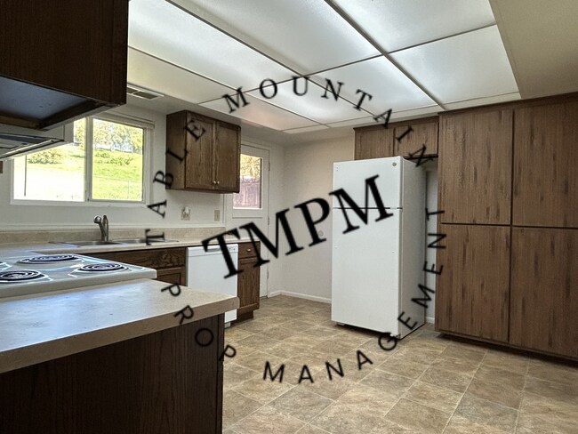 Foto del edificio - 37 Linda Dr