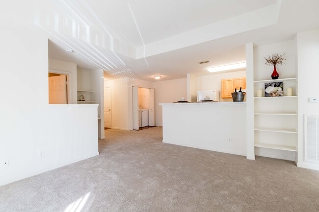 Building Photo - Woodwind Villa Apartments