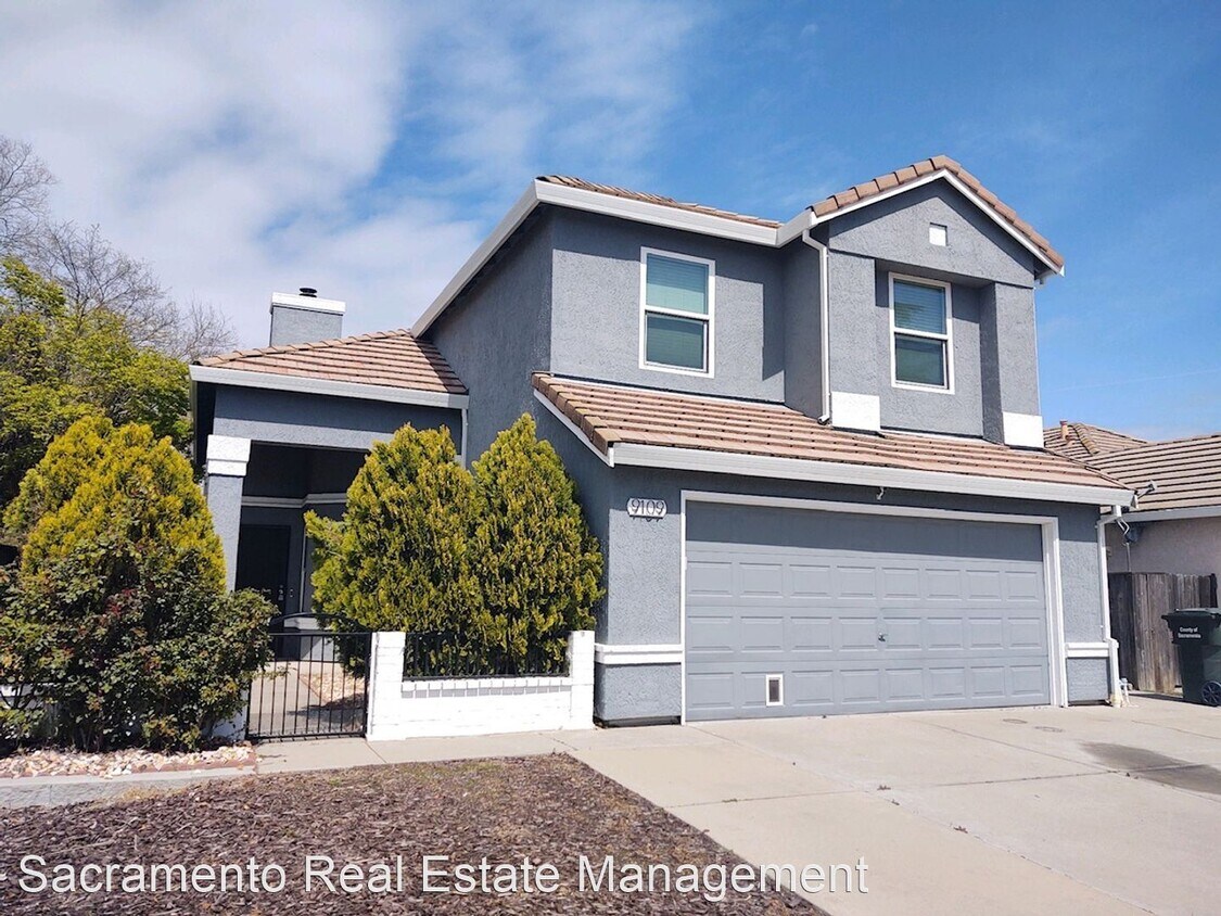 3 br, 2.5 bath House 9109 Redwater Drive House Rental in Antelope