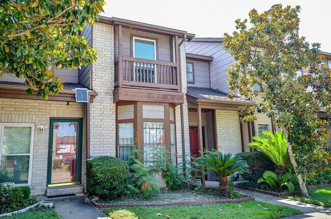 Foto del edificio - 12300 Brookglade Cir