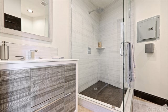 Building Photo - 13810 Mulholland Dr