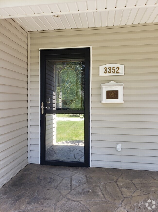 Building Photo - 3352 Van Fleet Pkwy