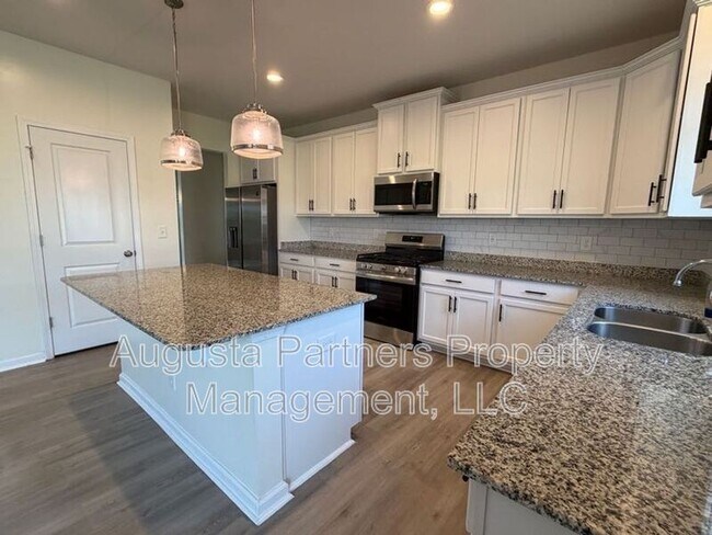 Building Photo - 1097 Sapphire Dr