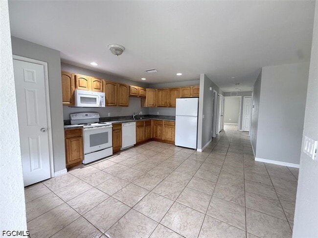 Foto del edificio - 208 Hightower Ave S