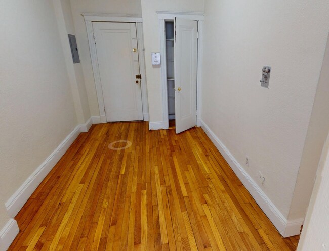 Foto del edificio - Avl NOW - No fee! Split 3BR near Cleveland Circle, B/C/D trains