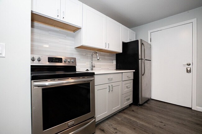 Building Photo - 141 Pierce St