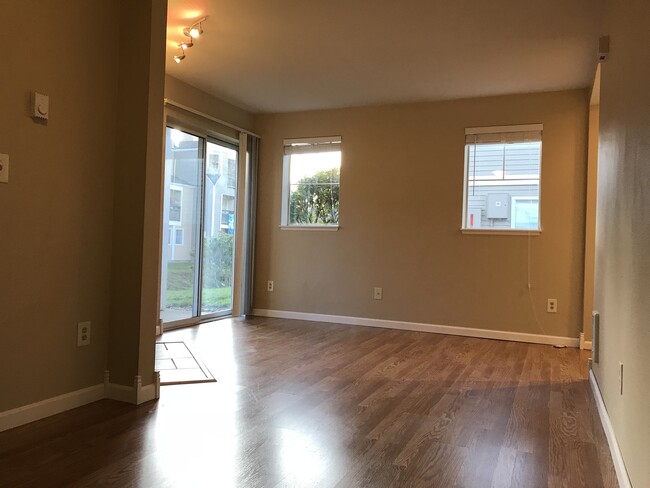 Building Photo - 5300 Harbour Pointe Blvd