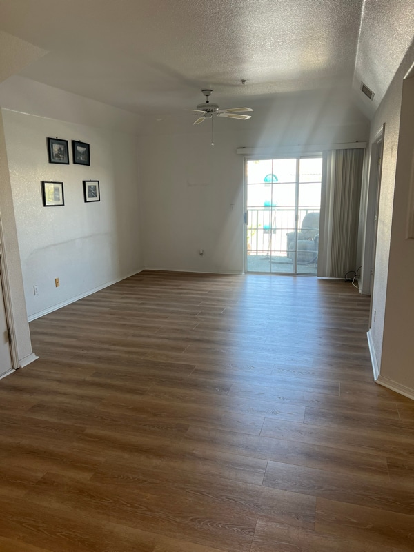 Building Photo - 3550 Bay Sands Dr