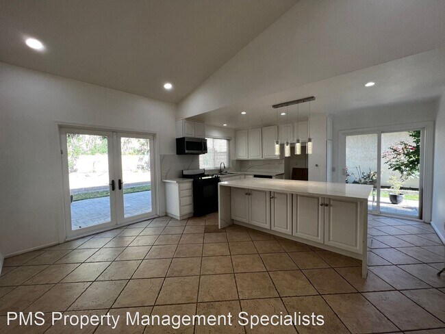 Building Photo - 4 br, 2 bath House - 4566 N. Millerton Rd