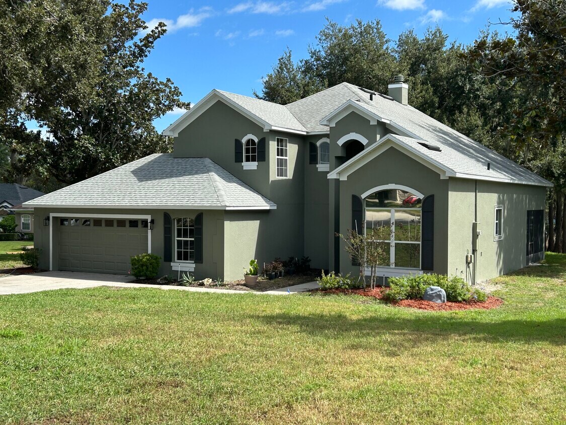 Foto principal - 11021 Versailles Blvd