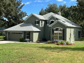 Building Photo - 11021 Versailles Blvd