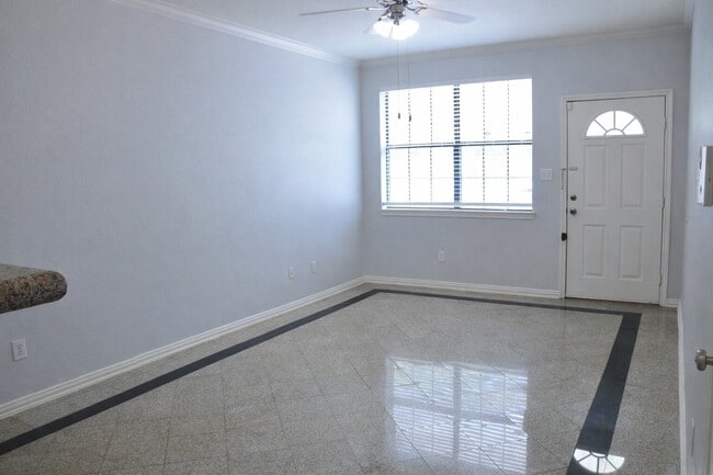 Foto del edificio - 9400 Bellaire Blvd