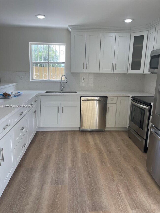 Building Photo - 475 NW 85th Ct
