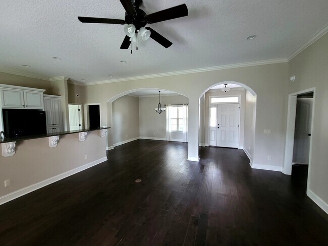 Building Photo - 630 Freedom Trl