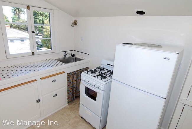 Foto del edificio - 1 br, 1 bath House - 2801 E. 2nd St