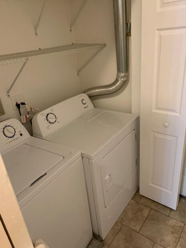 Foto del edificio - 227 Muhlenberg Pl