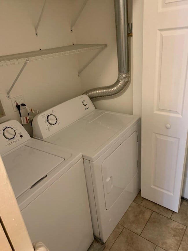 Building Photo - 227 Muhlenberg Pl