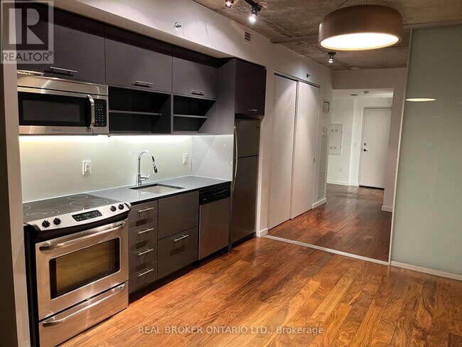 Building Photo - 32 Trolley Cres
