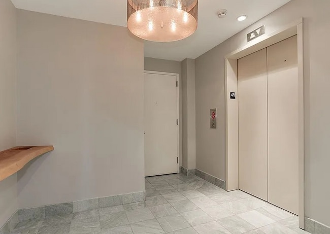 Building Photo - 1881 N Nash St