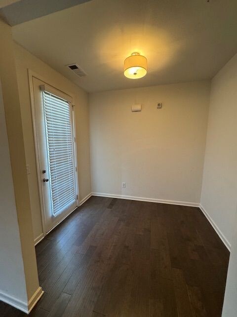 Foto del edificio - Beautiful Nearly New Townhome at Renaissan...