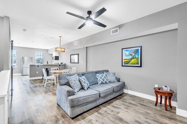 Photo - TDY, Cruisers Welcome! Apartment