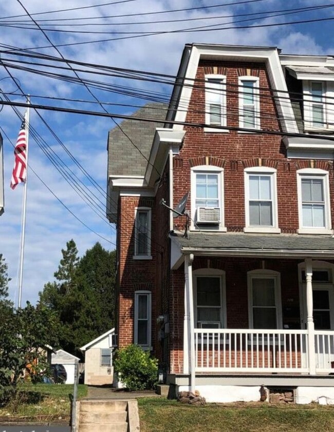 Building Photo - 551 Washington St