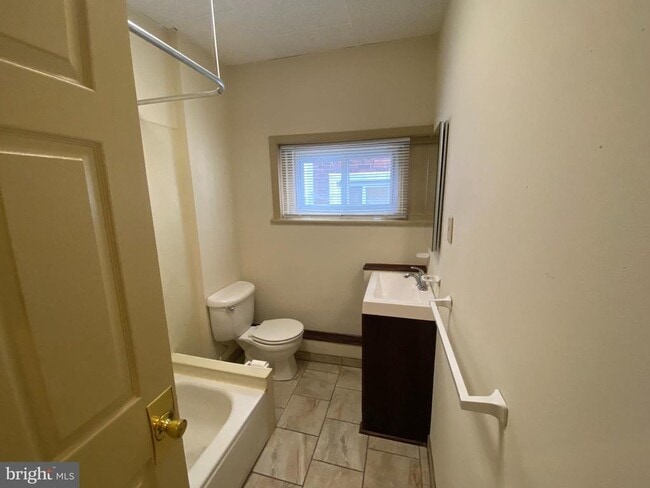Foto del edificio - 3734 N Sydenham St