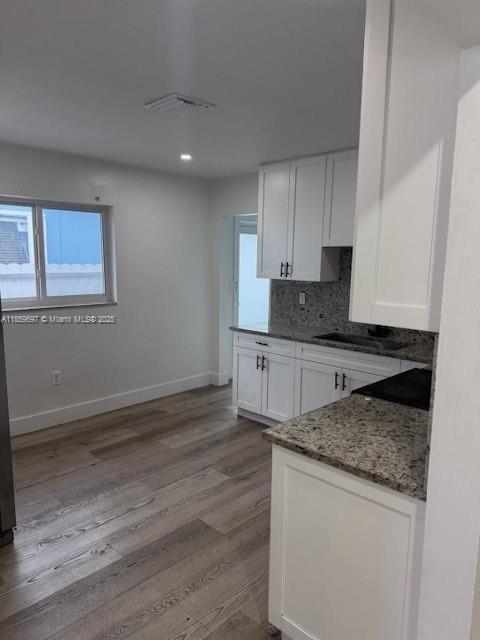 Foto del edificio - 108 E 8th St