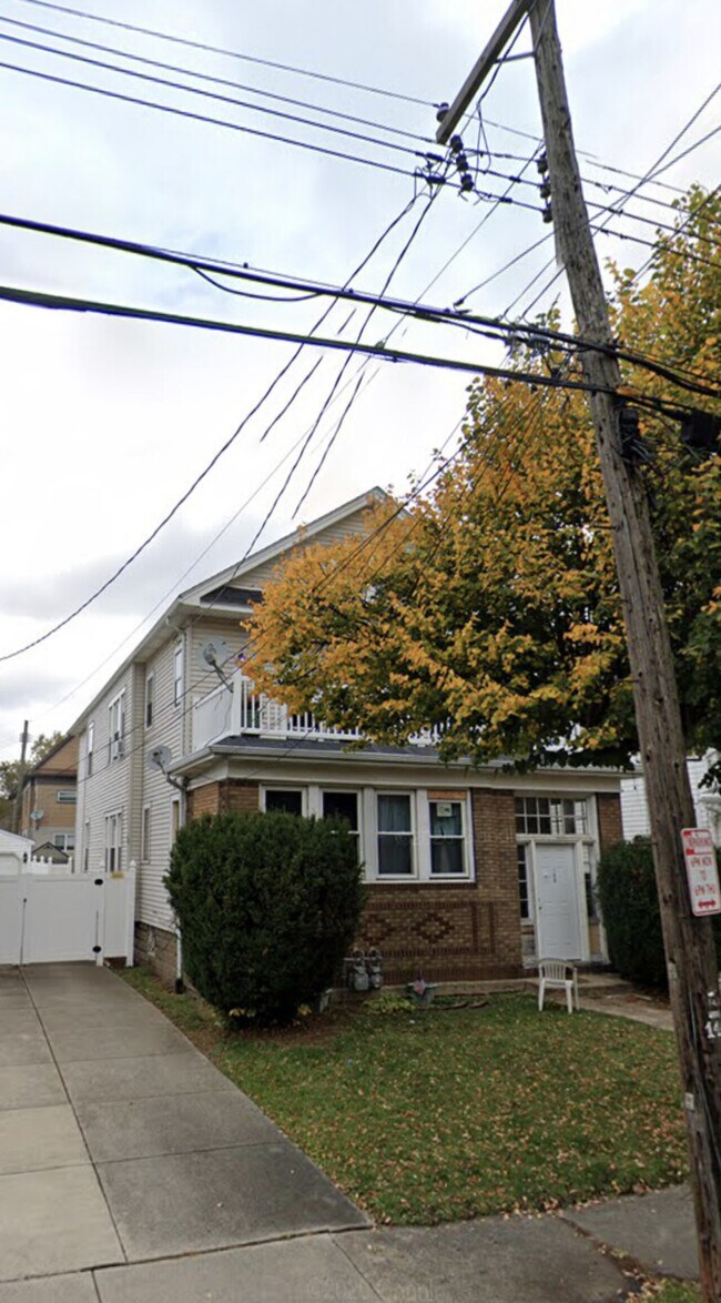 Building Photo - 146 BLOOMFIELD